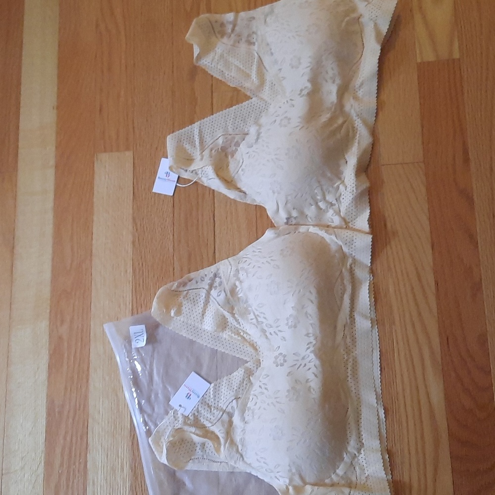 NEW 2XL bras Breezy Bloom wireless COMFY
